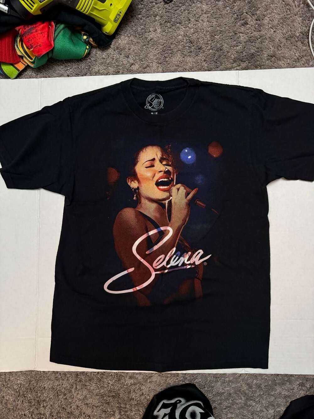 Selena Official Merchandise Graphic Singing Portrait Black T-Shirt